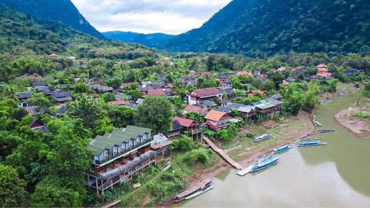 Lattanavongsa Guesthouse And Bungalows Muang Ngoi Luaran gambar