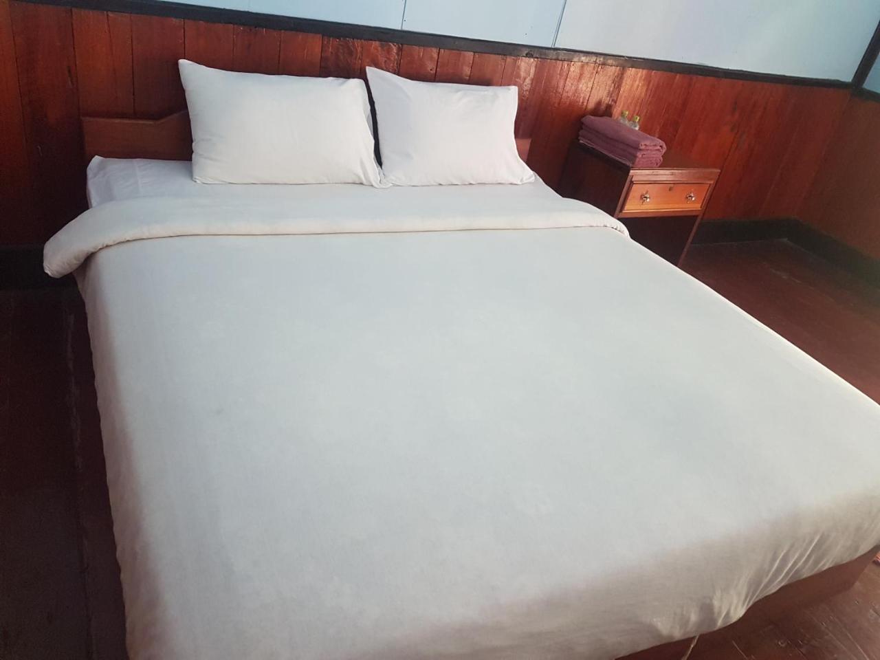 Lattanavongsa Guesthouse And Bungalows Muang Ngoi Luaran gambar