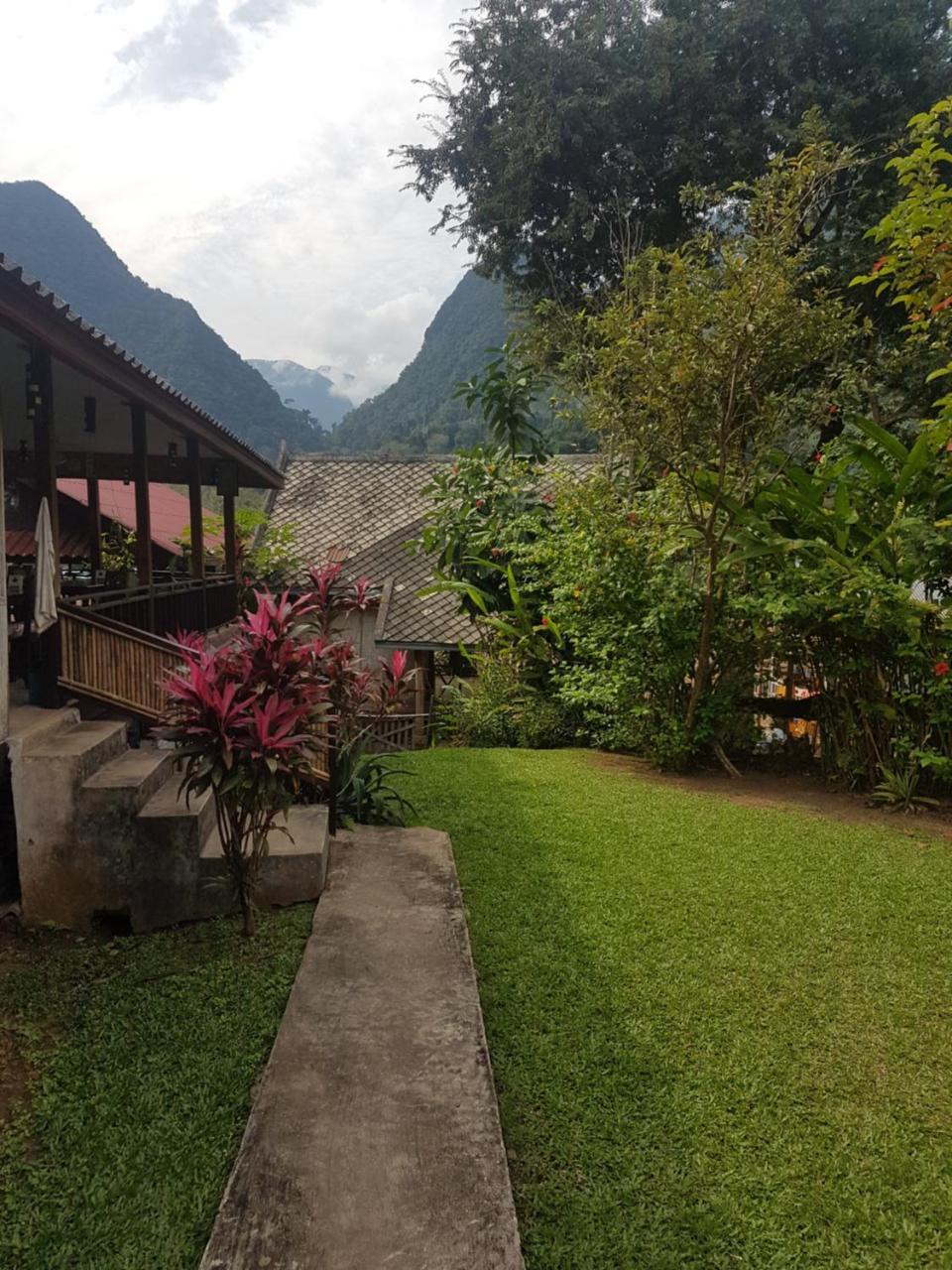 Lattanavongsa Guesthouse And Bungalows Muang Ngoi Luaran gambar